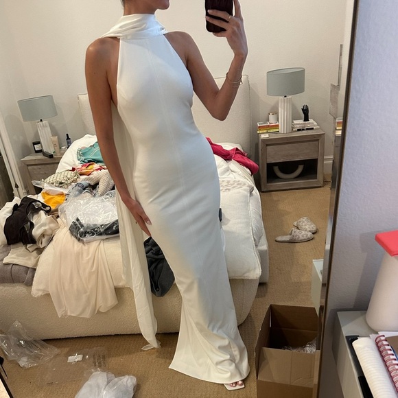 Solace London Brand New Dahlia Maxi Dress in Cream - Picture 3 of 6